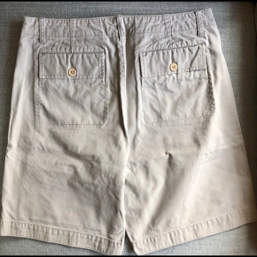 Banana Republic Tan Shorts waist 33in - Picture 3 of 3